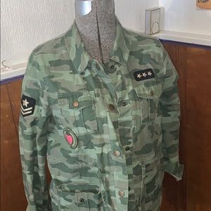 Cute army jacket 💚🤎